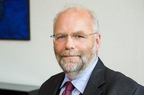 Dr. Albrecht Kloepfer